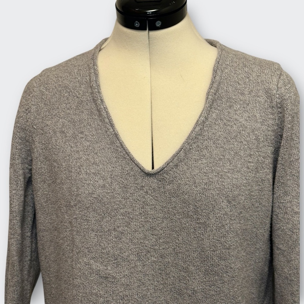 OLD NAVY Gray V-Neck Sweater L Marled Cotton Minimalist Quiet Luxury Casual Chic - Picture 4 of 9